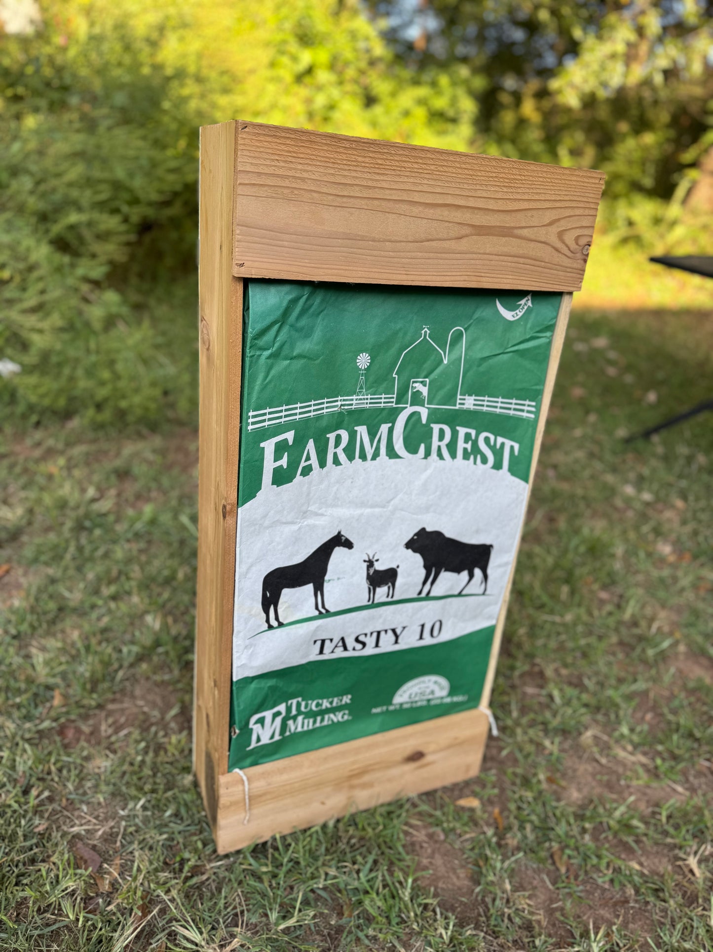 DIY Woodworking Plans – Rustic Feed Bag Garbage Bin + BONUS Feed Bag Holder (Digital PDF)